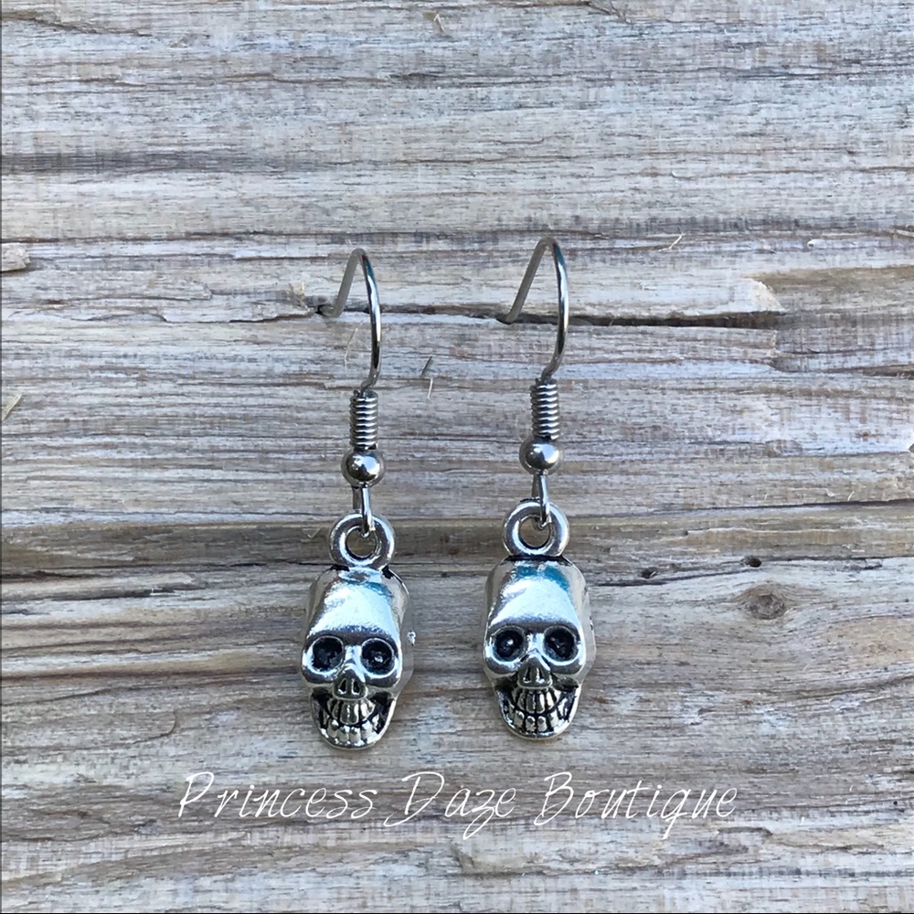 Silver Skull Dangle Earrings